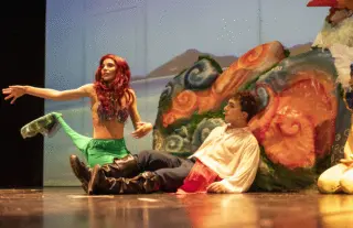 LA SIRENETTA IL MUSICAL – UN MARE DI SOLIDARIETA’ PER I BIMBI DEL ST. THERESA INFANT SCHOOL DI ANGAL