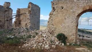 Escursione al Castello di Calatubo e alla Cuba delle Rose