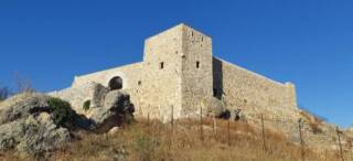 Escursione al Castello di Calatubo e alla Cuba delle Rose