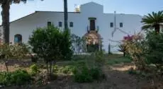 Trekking tra bagli e vigne della tenuta Chiarelli