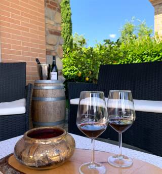 Degustibus Show serata dedicate alla passione per il vino e improvvisazione teatrale 20/01 Bacco del Monte