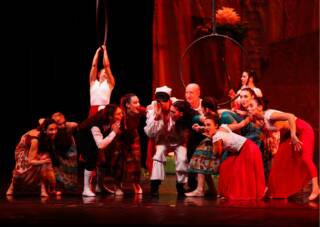 Napulè | storie sospese tra danza e circo (Regia e coreografia Claudio e Paolo Ladisa)