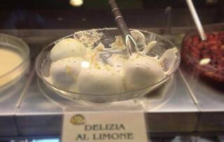 Vico Equense: Clifftop Heritage Tour with Lemon Delizia