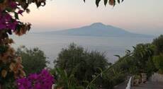 Vico Equense: Clifftop Heritage Tour with Lemon Delizia
