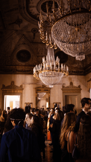 Domina – Ballo in maschera Old Money