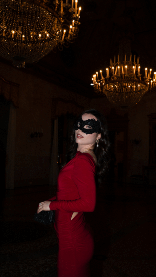 Domina – Ballo in maschera Old Money